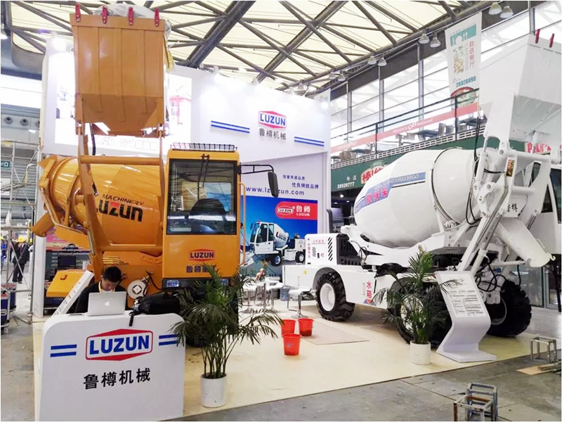 self-loading-concrete-mixer-truck-exhibition.jpg