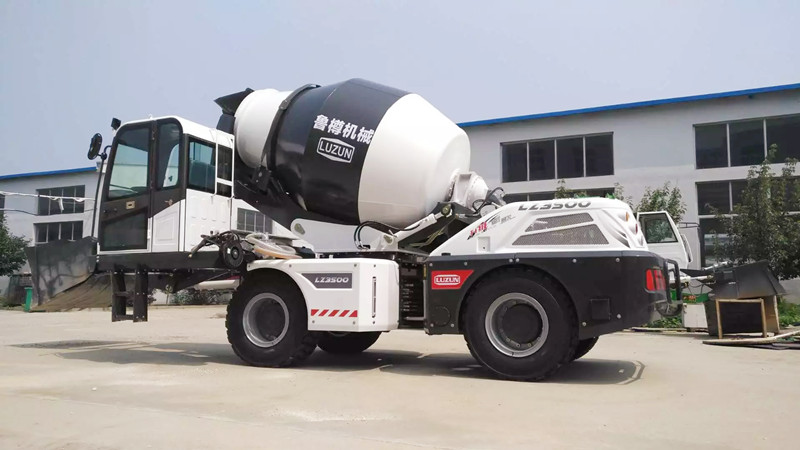 3500-self-loading-concrete-mixer-manufacturing-company-italy.jpg