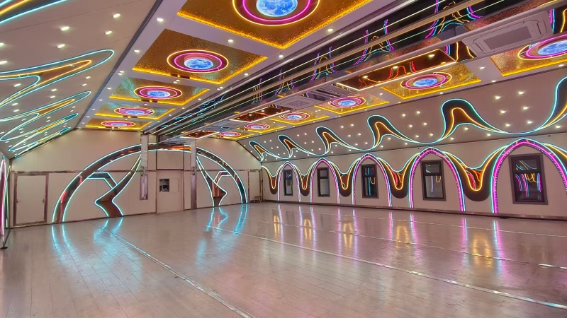 hotel-event-revenue-expandable-event-trailer-lzm.jpg
