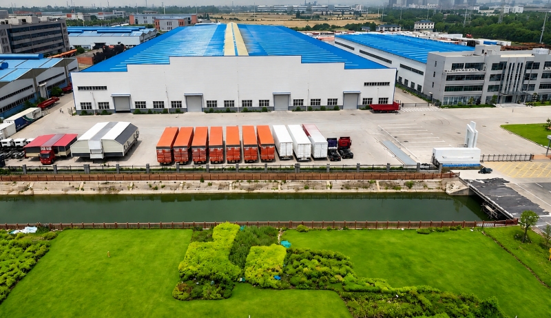 lzm-event-trailer-factory.jpg